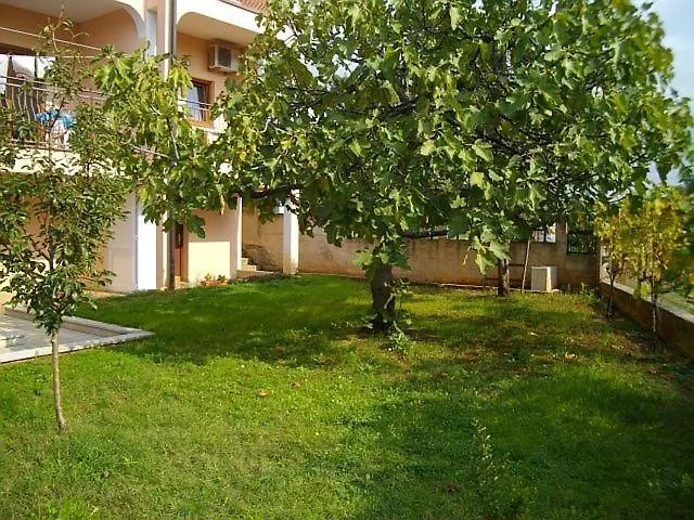 Studio Apartment In Porec With Terrace, Wifi