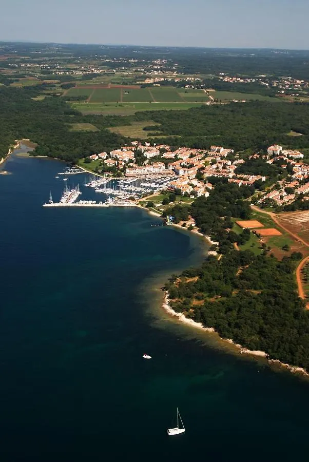 Studio Apartment In Porec With Terrace, Wifi location